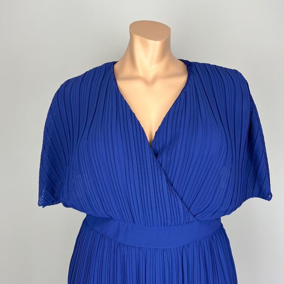 Boohoo Womens Plus Occasion Pleated Wrap Midi Dress Blue Short Sleeve size 16 - Picture 5 of 16